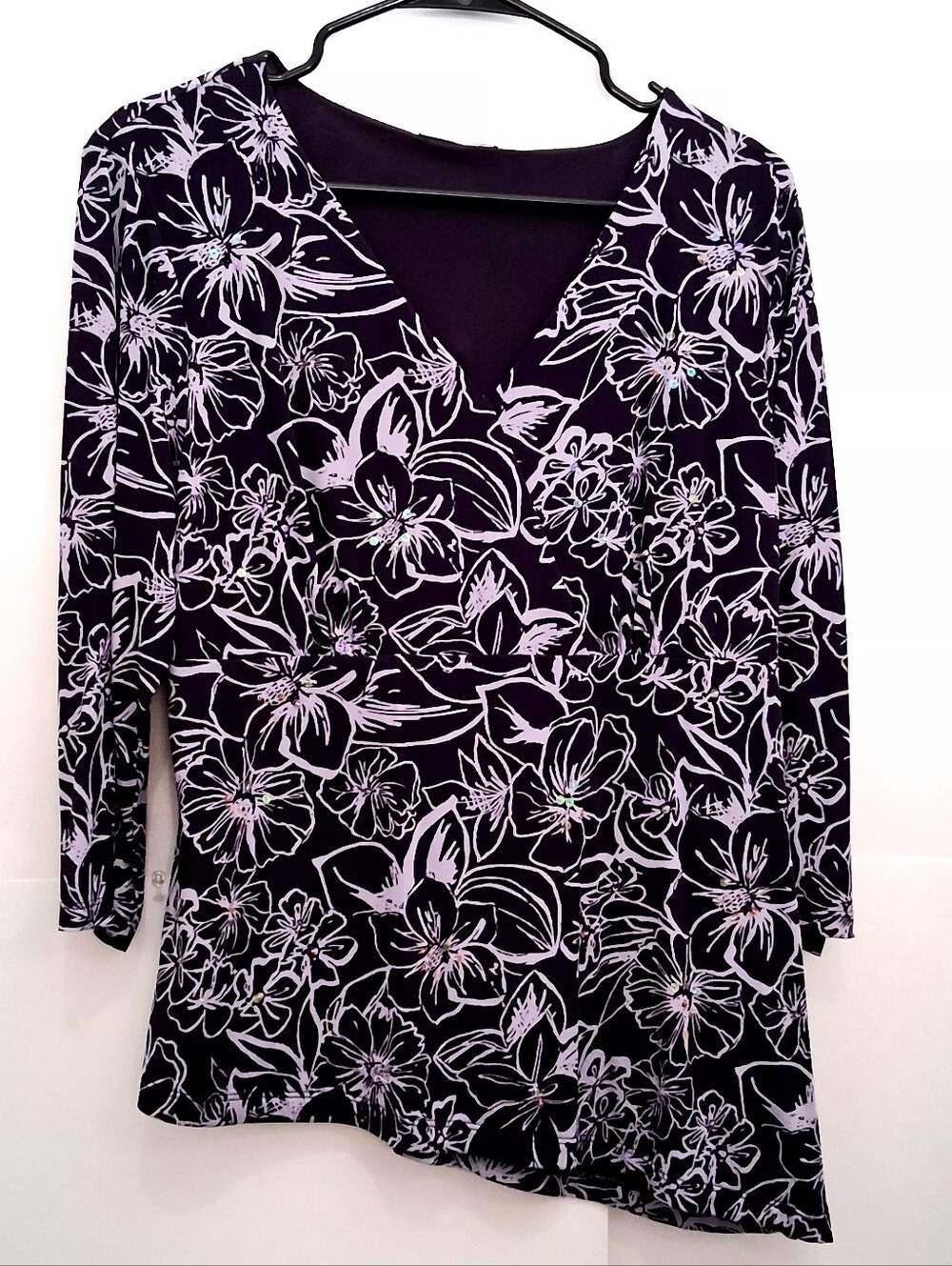 Women's Sequibs Purple Floral V-Neck Tee Top Size Fit